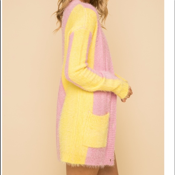 ONE SMALL Left💗💗 Beautiful hi quality sweater!!! - Picture 5 of 7